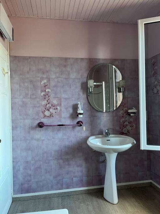 Maison De Village Vintage Avec Grand Jardin Елн Екстериор снимка